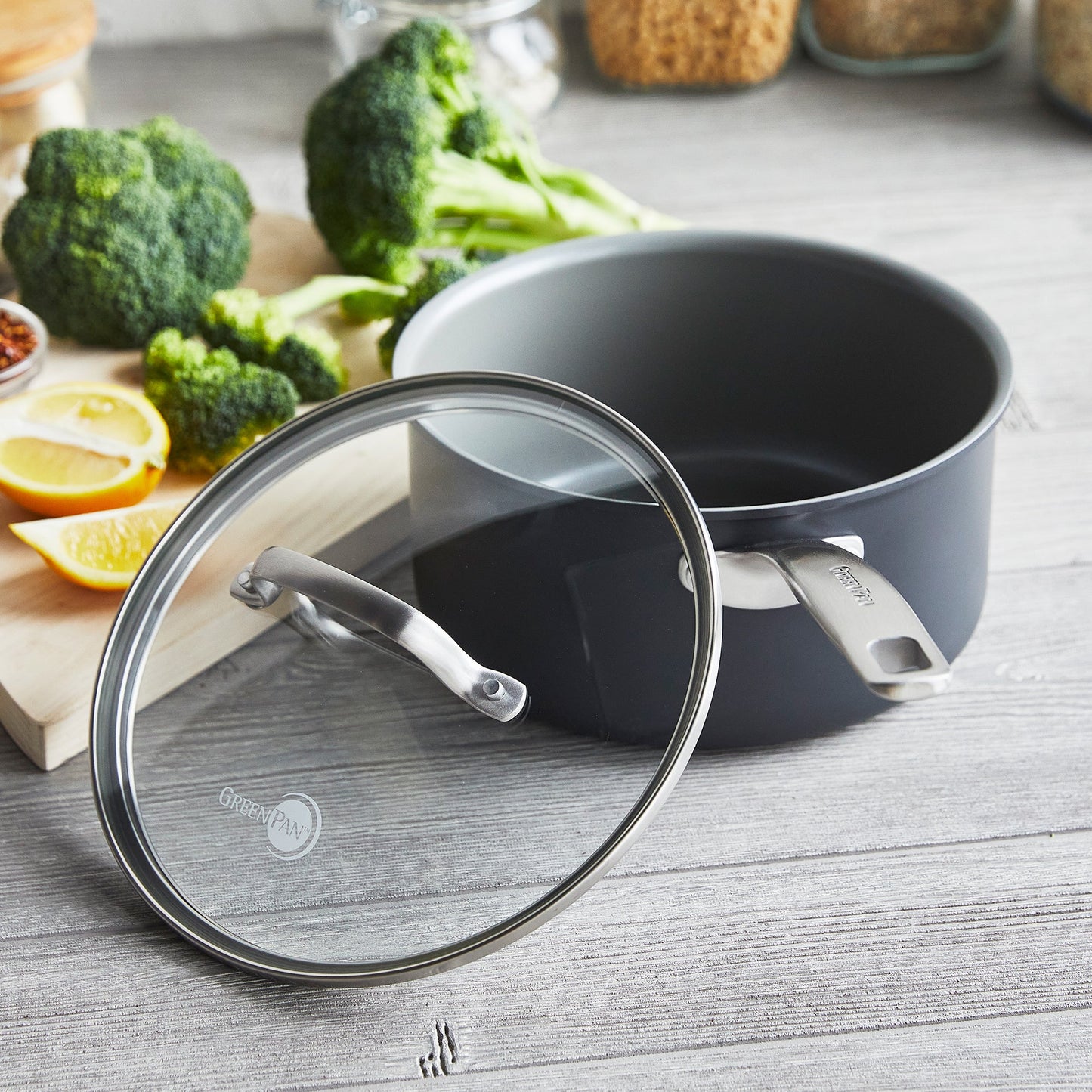 Chatham Nonstick. Ceramic Sauce Pan with Lid. 3 qt