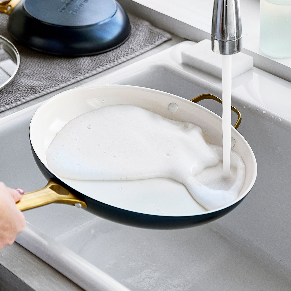 Reserve Ceramic. Nonstick Fry Pan with Lid. 12